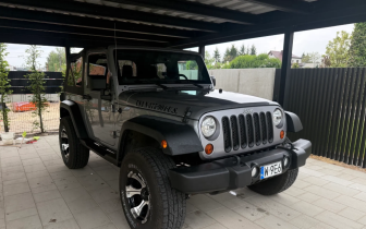 suv Jeep  Wrangler 3.6 Sahara 2013 Srebrny