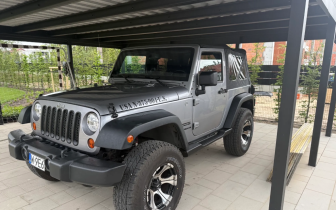 suv Jeep  Wrangler 3.6 Sahara 2013 Srebrny