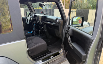 suv Jeep  Wrangler 3.6 Sahara 2013 Srebrny