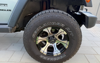 suv Jeep  Wrangler 3.6 Sahara 2013 Srebrny
