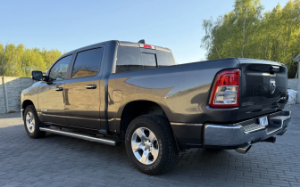 mini-van RAM  1500 Crew Cab Shortbed Bighorn 2020 Gray