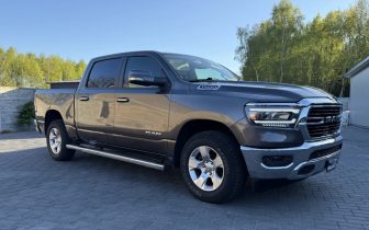 mini-van RAM  1500 Crew Cab Shortbed Bighorn 2020 Gray