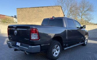 mini-van RAM  1500 Crew Cab Shortbed Bighorn 2020 Gray