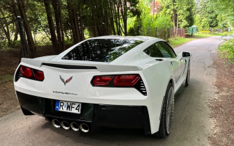 Coupet Chevrolet  Corvette Stingray 2016 Biały