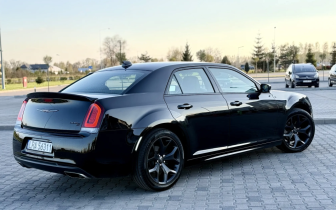 Sedans Chrysler  300s 2021 Black