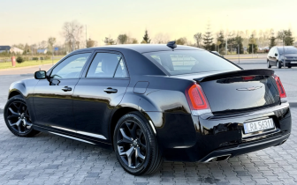Sedans Chrysler  300s 2021 Black