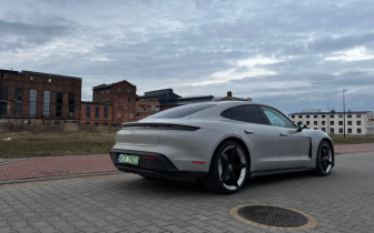 Coupet Porsche  Taycan 2021 White