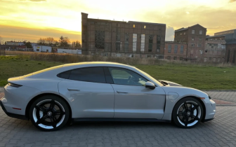 Coupet Porsche  Taycan 2021 White