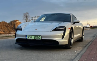 Coupet Porsche  Taycan 2021 White