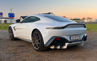 Coupet Aston Martin  Vantage 2020 Biały