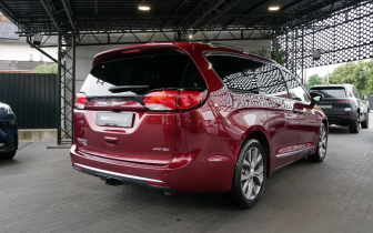 Minivans Chrysler  Pacifica 2020 Burgundy