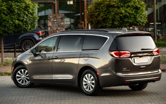 Minivans Chrysler  Pacifica 2017 Brązowy