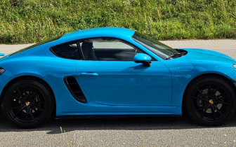 Coupet Porsche  718 Cayman 2017 Granatowy