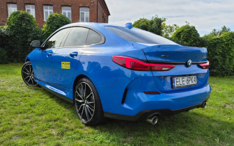 Sedans    Blue