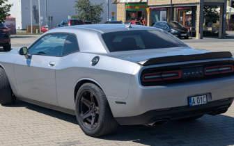 Coupet Dodge  Challenger 2018 Srebrny