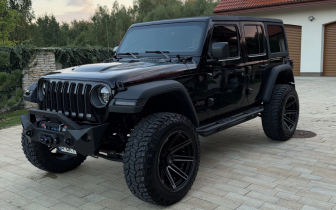 SUVs    Czarny
