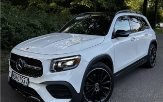 SUVs    Biały