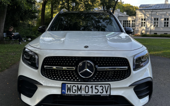 SUVs    Biały