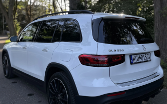 SUVs    Biały