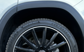 SUVs    Biały