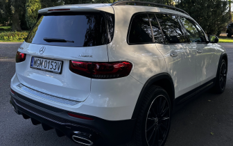 SUVs    Biały