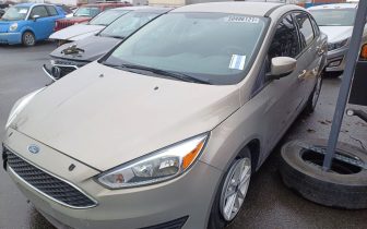 Sedans FORD FOCUS SE 2016 Beżowy