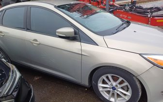 Sedans FORD FOCUS SE 2016 Beżowy
