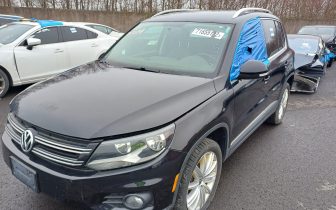 SUVs VOLKSWAGEN TIGUAN S 2012 Czarny