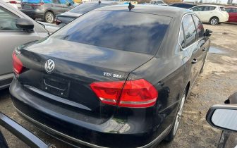 Sedans VOLKSWAGEN PASSAT SEL 2014 Black