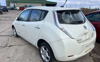 Hatchbacks NISSAN LEAF SV 2012 Biały