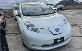 Hatchbacks NISSAN LEAF SV 2012 Biały