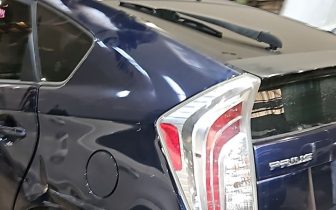 Hatchbacks Toyota Prius 2013 Granatowy