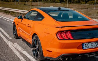 Sedans Ford Mustang GT  2021 Pomarańczowy