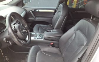 SUVs Audi  Q7 2015 Srebrny