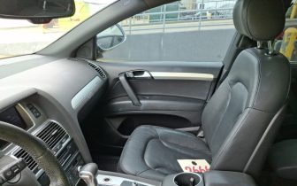 SUVs Audi  Q7 2015 Srebrny