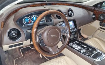 Sedans Jaguar XJL 2019 Zielony