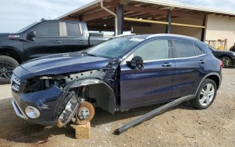 Hatchbacks Mercedes-Benz  GLA 250 2018 Blue